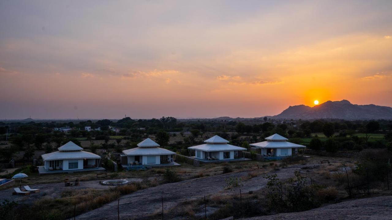 Отель Brij Pola, Jawai - Luxury Jungle Camp With Private Pools Jawai Bandh Экстерьер фото